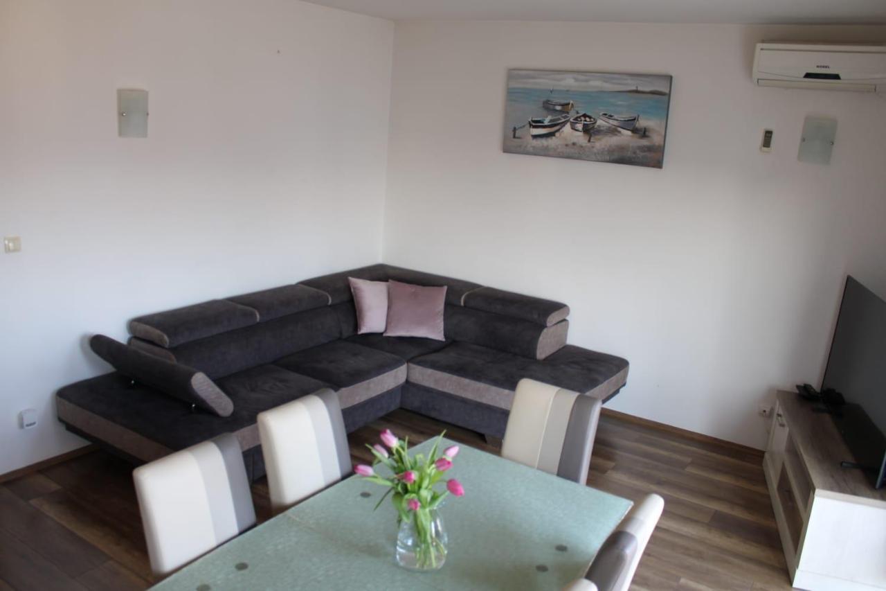 Apartments Renata Donji Seget Eksteriør billede