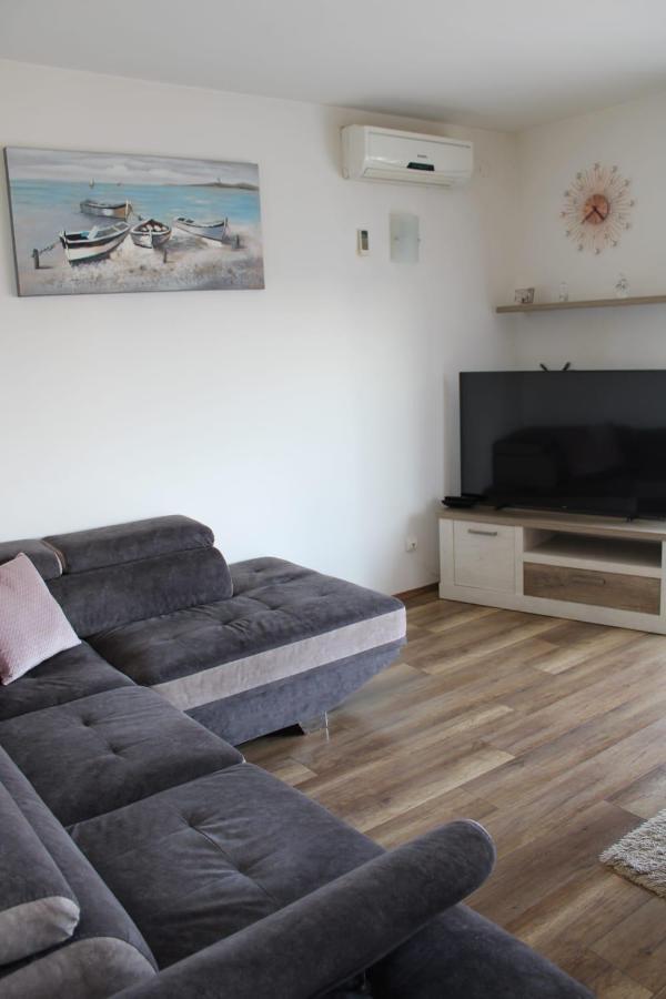 Apartments Renata Donji Seget Eksteriør billede